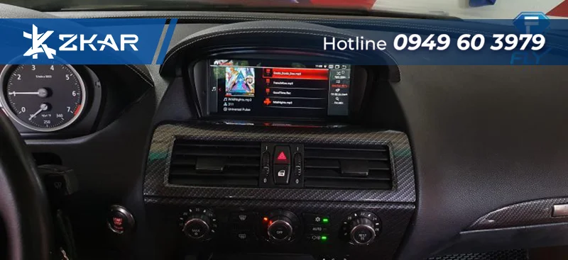 Màn hình FLYCAR điều khiển bằng giọng nói hiện đại